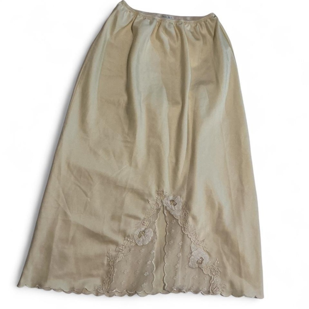 Vintage Sara Beth Half Slip Skirt Women M Beige Good Lace Trim Scalloped Hem